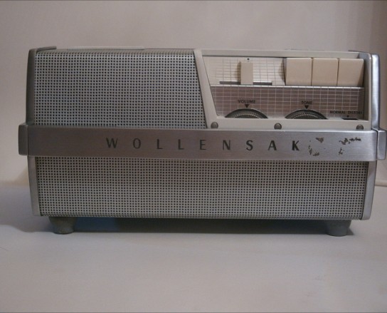 Ad for the Wollensak T-1500 series tape recorder, once quite