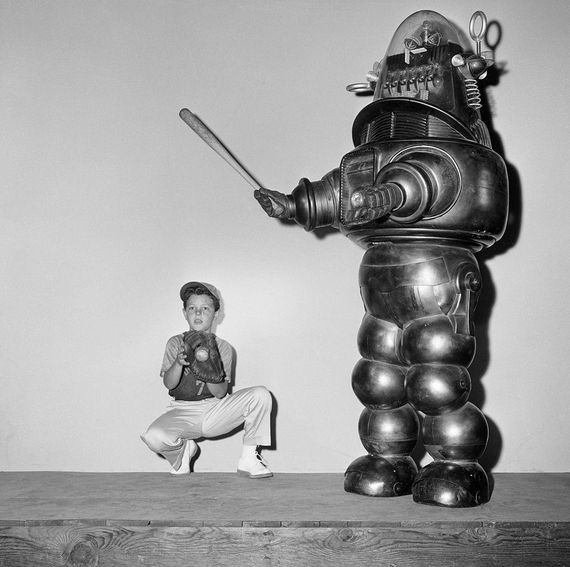 Click image for larger version

Name:	robby-the-robot-playing-baseball.jpg
Views:	658
Size:	68.5 KB
ID:	1361