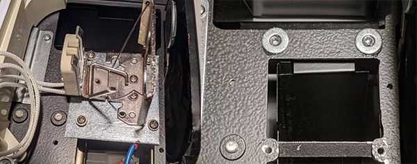 Click image for larger version

Name:	10. ElmoFP_Conv_screw-plate.jpg
Views:	1556
Size:	62.9 KB
ID:	2726