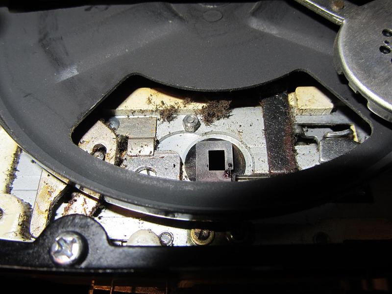 Click image for larger version

Name:	Exposed s8 sliding aperture[1].jpg
Views:	401
Size:	132.6 KB
ID:	4393