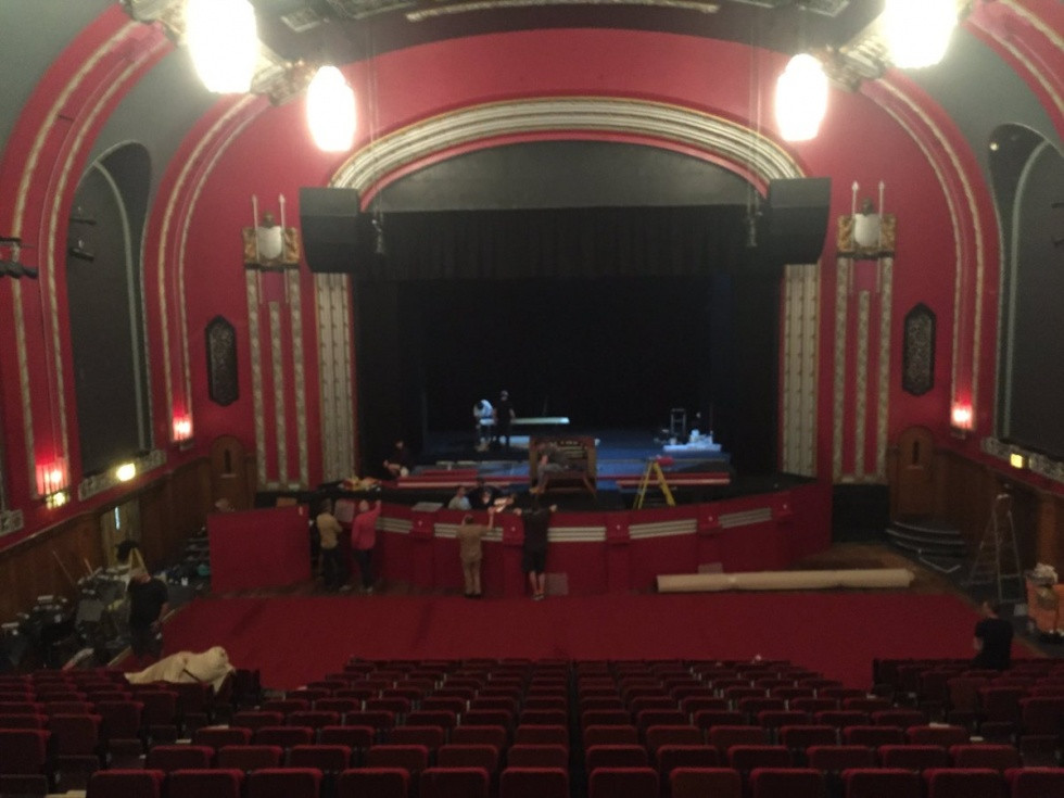 Click image for larger version

Name:	theater1.jpg
Views:	197
Size:	145.4 KB
ID:	45284