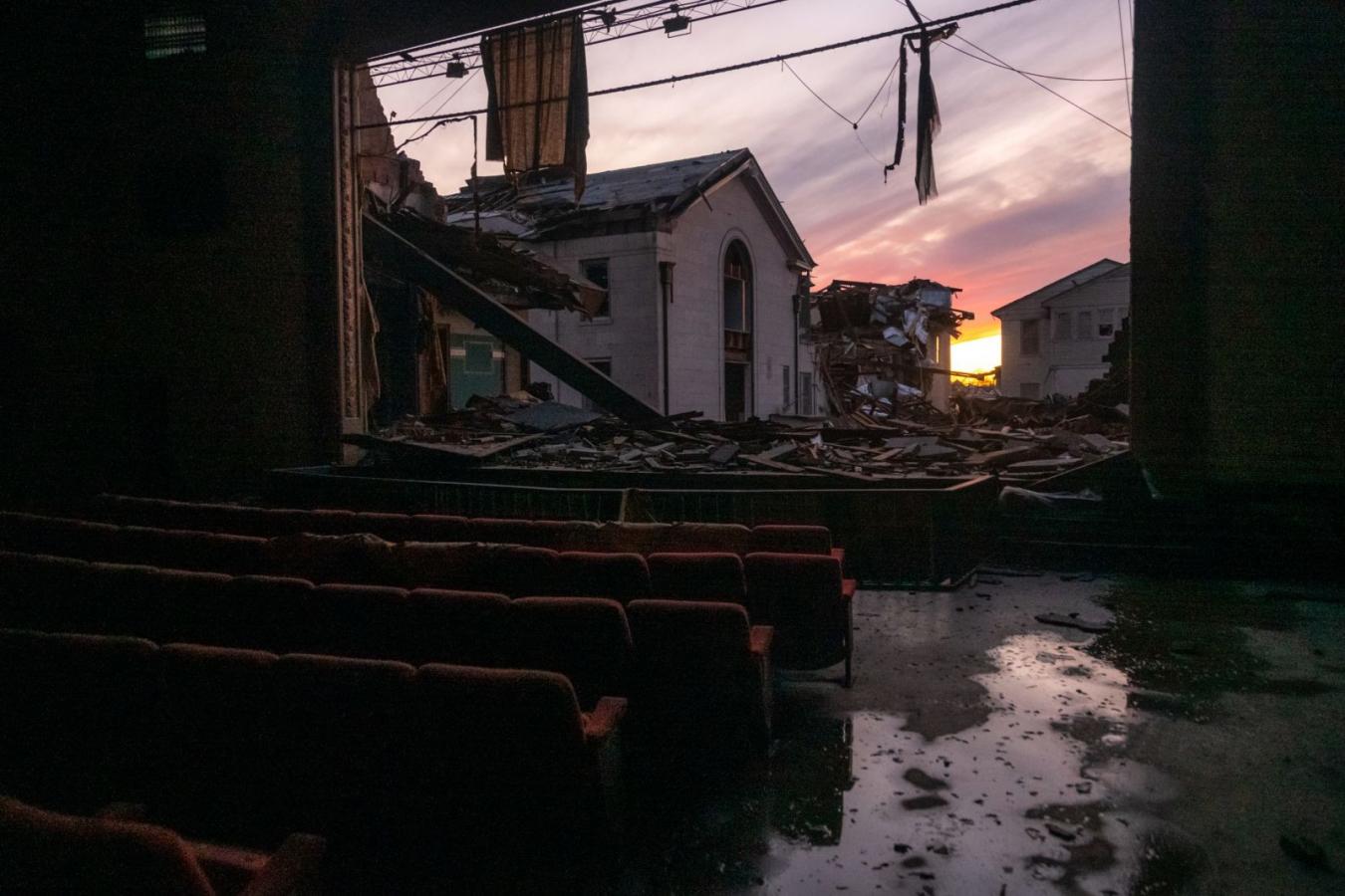 Click image for larger version

Name:	A damaged theater is seen in Mayfield midwest-weather-knetucky-1211.jpg
Views:	226
Size:	125.3 KB
ID:	49289