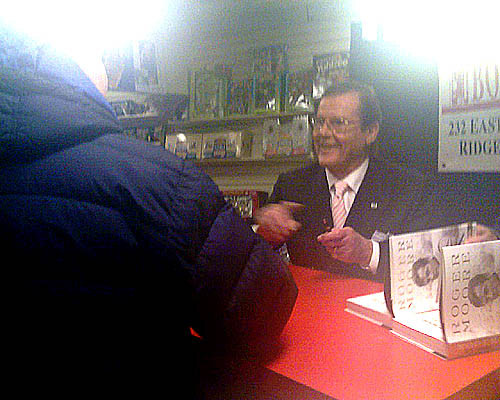 Click image for larger version

Name:	rogermoore1.jpg
Views:	192
Size:	76.1 KB
ID:	63561