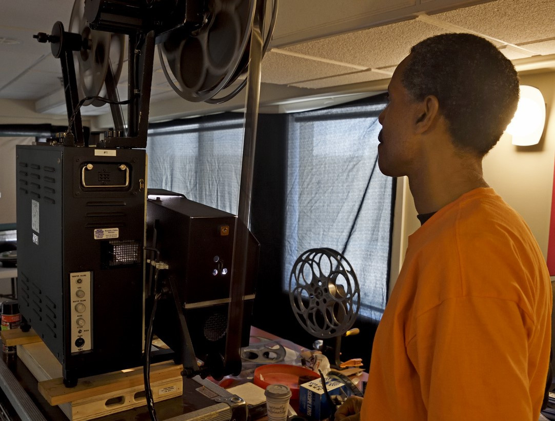 Click image for larger version  Name:	Geoffrey Watching Minstrel Film.jpg Views:	0 Size:	212.0 KB ID:	67649
