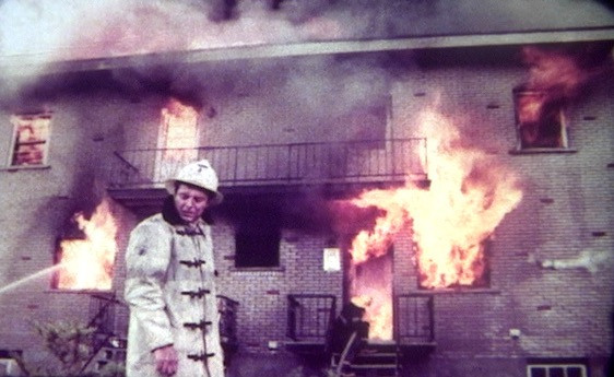 Click image for larger version  Name:	City On Fire.Still004.jpg Views:	0 Size:	67.5 KB ID:	75892