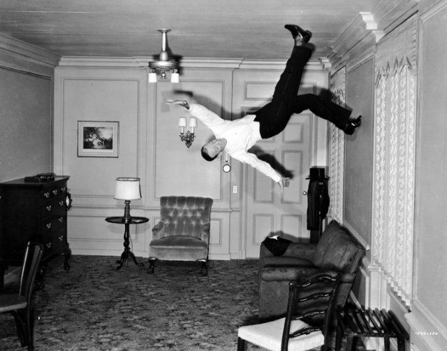 Click image for larger version

Name:	dancing on the ceiling.jpg
Views:	223
Size:	81.3 KB
ID:	76085