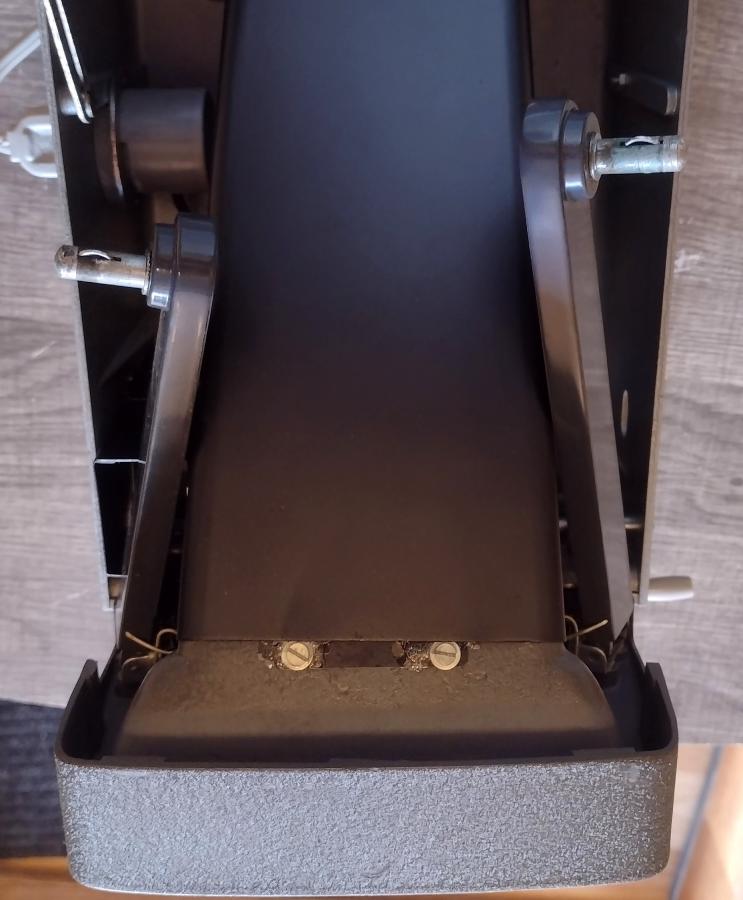 Click image for larger version

Name:	How the reel arms fold.jpg
Views:	88
Size:	63.7 KB
ID:	94158
