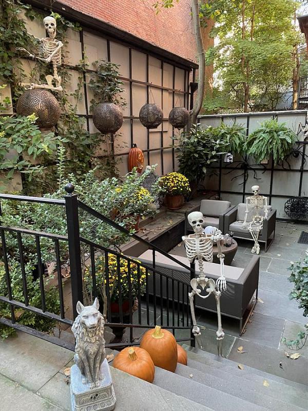 Click image for larger version  Name:	Halloween 2- - 1.jpg Views:	0 Size:	160.0 KB ID:	106678
