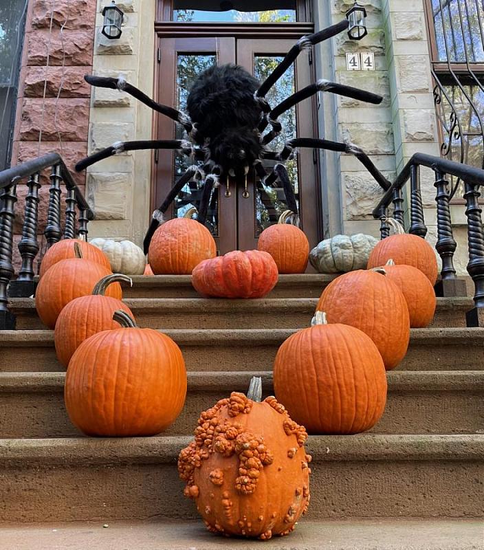 Click image for larger version  Name:	Halloween on the street -  - 4.jpg Views:	0 Size:	147.5 KB ID:	107053