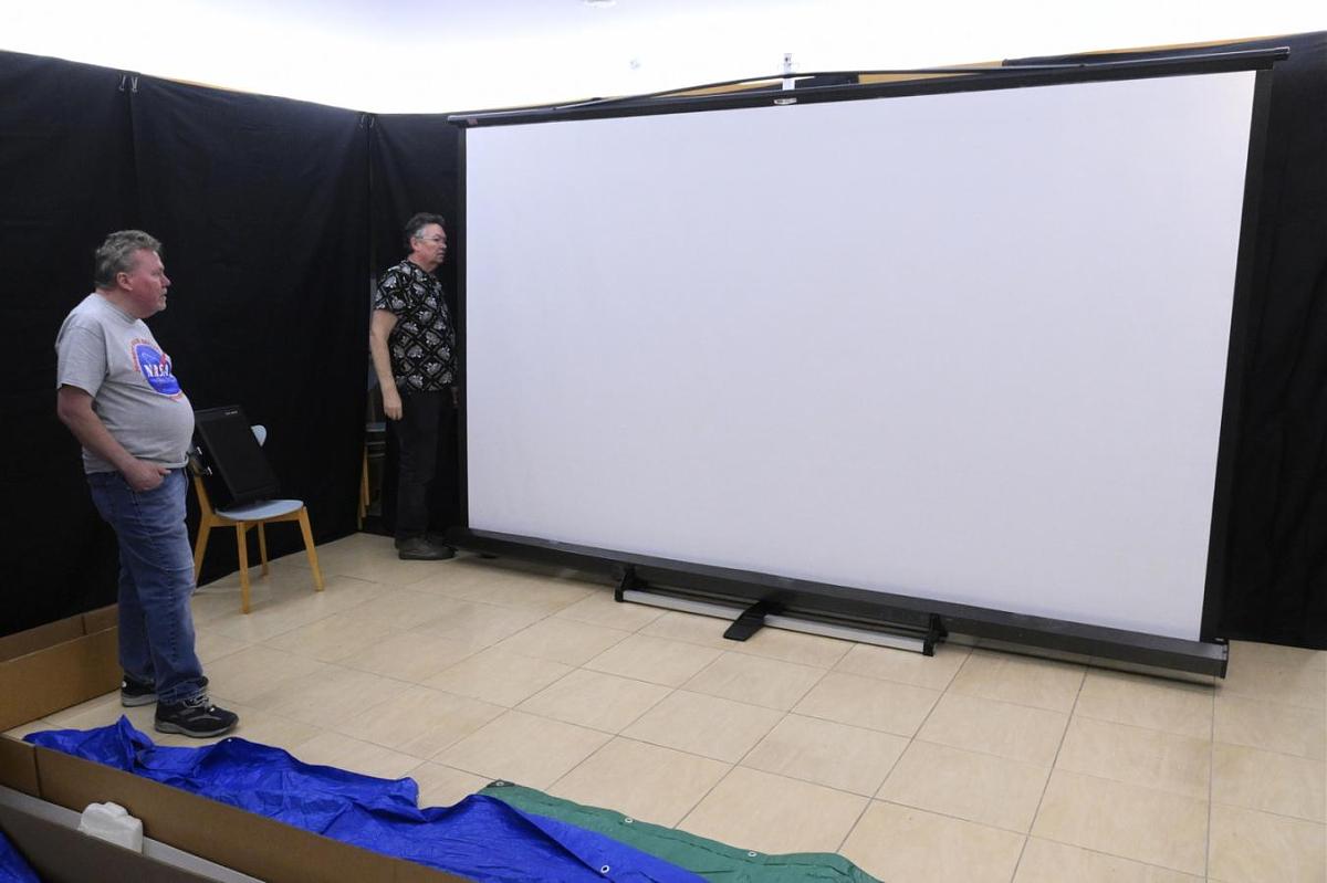 Click image for larger version  Name:	Screen Set Up #4.jpg Views:	0 Size:	78.9 KB ID:	112115
