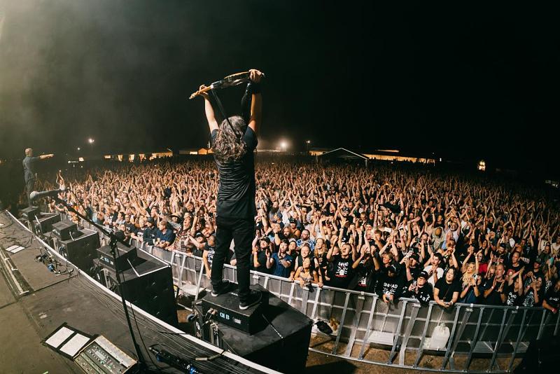 Click image for larger version

Name:	rock concert.jpg
Views:	104
Size:	278.1 KB
ID:	113093