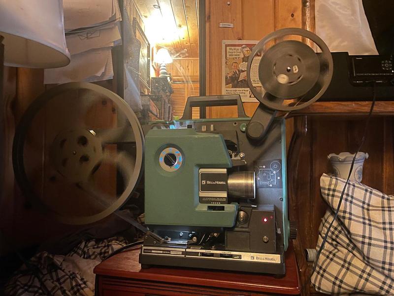 Click image for larger version

Name:	Closeup of projector.jpg
Views:	308
Size:	125.5 KB
ID:	113180